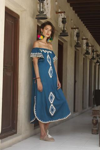 9 τρόποι για να φορέσεις το καφτάνι σου και εκτός παραλίας 9 τρόποι για να φορέσεις το καφτάνι σου και εκτός παραλίας