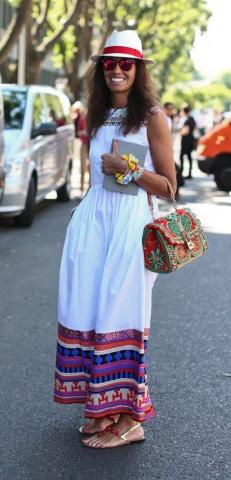 9 τρόποι για να φορέσεις το καφτάνι σου και εκτός παραλίας 9 τρόποι για να φορέσεις το καφτάνι σου και εκτός παραλίας