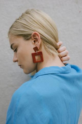 Το νέο trend στα σκουλαρίκια που πρέπει να δοκιμάσεις αυτό το καλοκαίρι Το νέο trend στα σκουλαρίκια που πρέπει να δοκιμάσεις αυτό το καλοκαίρι