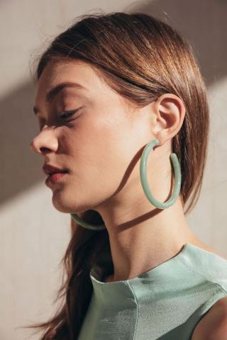 Το νέο trend στα σκουλαρίκια που πρέπει να δοκιμάσεις αυτό το καλοκαίρι Το νέο trend στα σκουλαρίκια που πρέπει να δοκιμάσεις αυτό το καλοκαίρι