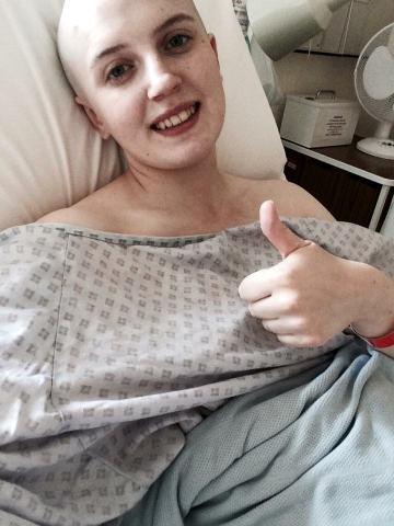 Η γυναίκα που είναι αλλεργική στα πάντα έχει κάτι πολύ σημαντικό να μας μάθει για τη ζωή Η γυναίκα που είναι αλλεργική στα πάντα έχει κάτι πολύ σημαντικό να μας μάθει για τη ζωή