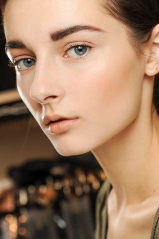 Natural eye makeup: Ιδέες για να υιοθετήσεις το πιο φυσικό μακιγιάζ του καλοκαιριού Natural eye makeup: Ιδέες για να υιοθετήσεις το πιο φυσικό μακιγιάζ του καλοκαιριού