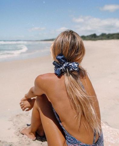 Από το street style στην παραλία: Αυτά τα ponytails θα σε πάνε παντού Από το street style στην παραλία: Αυτά τα ponytails θα σε πάνε παντού