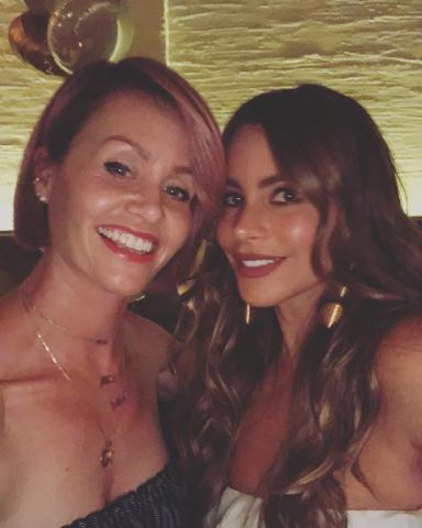 Sofia Vergara: Η τούρτα των γενεθλίων της ήταν ασορτί με το φόρεμά της Sofia Vergara: Η τούρτα των γενεθλίων της ήταν ασορτί με το φόρεμά της