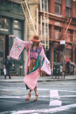 Style inspo: Οι boho πινελιές στο summer look και πώς να τις υιοθετήσεις Style inspo: Οι boho πινελιές στο summer look και πώς να τις υιοθετήσεις