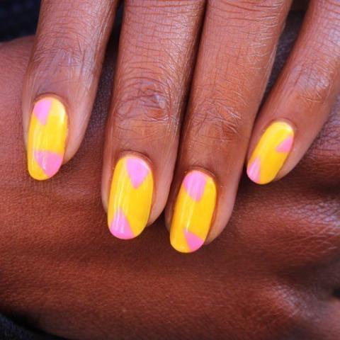 8 αναπάντεχοι τρόποι να χρησιμοποιήσεις το κίτρινο στο μανικιούρ σου 8 αναπάντεχοι τρόποι να χρησιμοποιήσεις το κίτρινο στο μανικιούρ σου