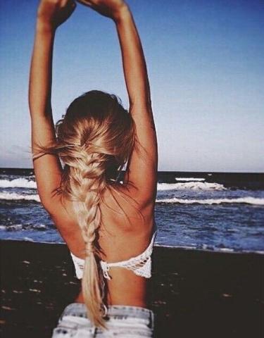 5 ιδέες για να έχεις cool hairstyle στην παραλία 5 ιδέες για να έχεις cool hairstyle στην παραλία