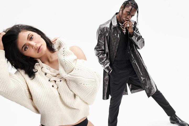 Το πρώτο εξώφυλλο της Kylie Jenner με τον Travis Scott – Ποιος φοβάται την κατάρα των Kardashians; Το πρώτο εξώφυλλο της Kylie Jenner με τον Travis Scott – Ποιος φοβάται την κατάρα των Kardashians;