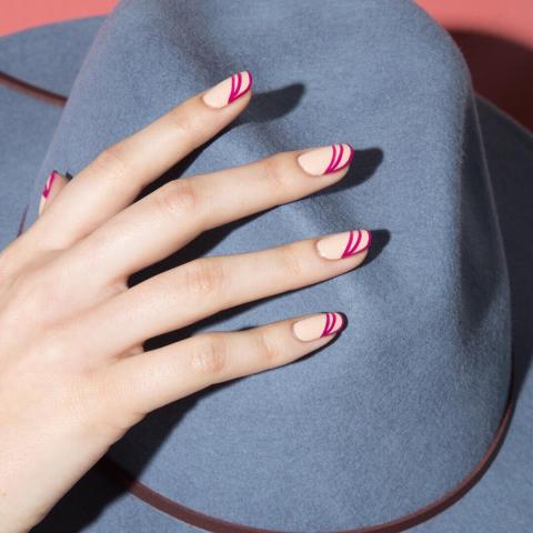 Τα 6 nail arts που θα δώσουν στο μανικιούρ σου κάτι εντελώς διαφορετικό Τα 6 nail arts που θα δώσουν στο μανικιούρ σου κάτι εντελώς διαφορετικό