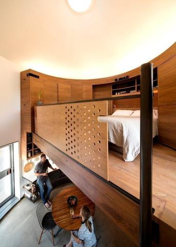 Ζευγάρι μετέτρεψε έναν μικρό μύλο σε ένα παλάτι 34 τ.μ Ζευγάρι μετέτρεψε έναν μικρό μύλο σε ένα παλάτι 34 τ.μ