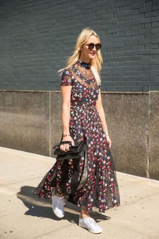 Style combo: Πώς να φορέσεις το φόρεμα με τα sneakers σου το καλοκαίρι Style combo: Πώς να φορέσεις το φόρεμα με τα sneakers σου το καλοκαίρι
