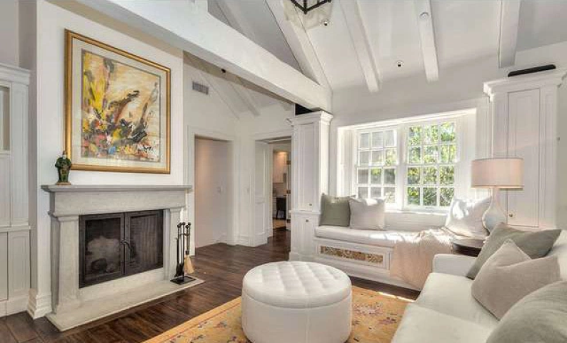 Η έπαυλη της Adele στο Beverly Hills κοστίζει μόλις (!) 10 εκατομμύρια δολάρια Η έπαυλη της Adele στο Beverly Hills κοστίζει μόλις (!) 10 εκατομμύρια δολάρια