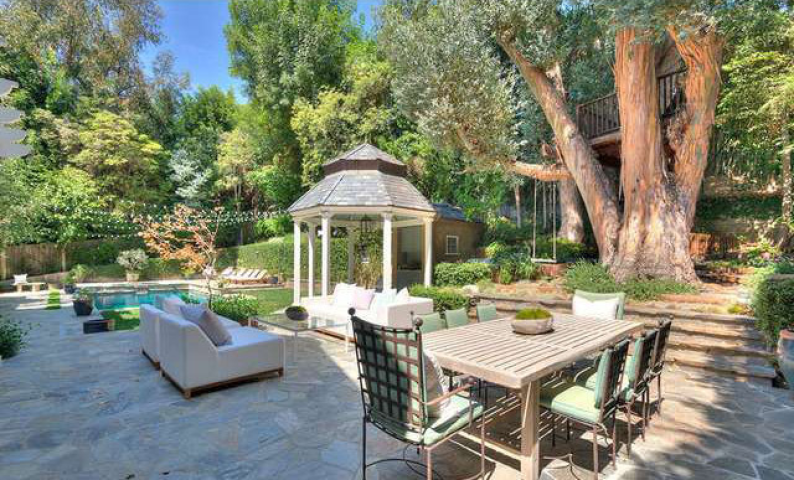 Η έπαυλη της Adele στο Beverly Hills κοστίζει μόλις (!) 10 εκατομμύρια δολάρια Η έπαυλη της Adele στο Beverly Hills κοστίζει μόλις (!) 10 εκατομμύρια δολάρια