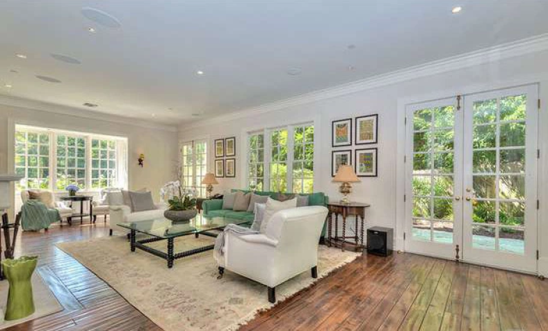 Η έπαυλη της Adele στο Beverly Hills κοστίζει μόλις (!) 10 εκατομμύρια δολάρια Η έπαυλη της Adele στο Beverly Hills κοστίζει μόλις (!) 10 εκατομμύρια δολάρια