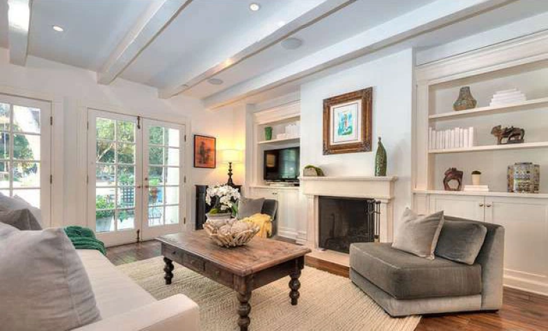 Η έπαυλη της Adele στο Beverly Hills κοστίζει μόλις (!) 10 εκατομμύρια δολάρια Η έπαυλη της Adele στο Beverly Hills κοστίζει μόλις (!) 10 εκατομμύρια δολάρια