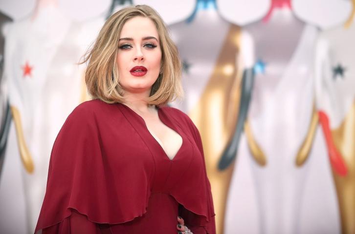 Η έπαυλη της Adele στο Beverly Hills κοστίζει μόλις (!) 10 εκατομμύρια δολάρια Η έπαυλη της Adele στο Beverly Hills κοστίζει μόλις (!) 10 εκατομμύρια δολάρια