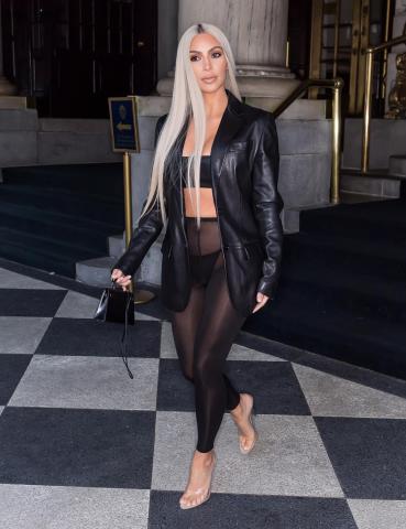 Μα τι σκεφτόταν; Τα 15 χειρότερα outfits που φόρεσε ποτέ η Kim Kardashian Μα τι σκεφτόταν; Τα 15 χειρότερα outfits που φόρεσε ποτέ η Kim Kardashian