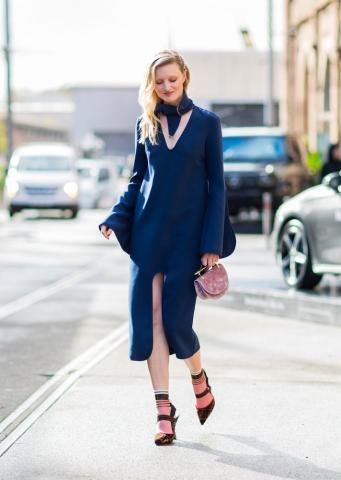 Fall trend: Οι κάλτσες γίνονται το επίκεντρο των fashionable εμφανίσεων Fall trend: Οι κάλτσες γίνονται το επίκεντρο των fashionable εμφανίσεων