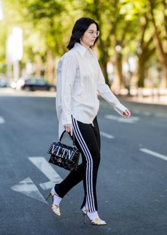 Fall trend: Οι κάλτσες γίνονται το επίκεντρο των fashionable εμφανίσεων Fall trend: Οι κάλτσες γίνονται το επίκεντρο των fashionable εμφανίσεων