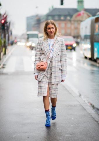 Fall trend: Οι κάλτσες γίνονται το επίκεντρο των fashionable εμφανίσεων Fall trend: Οι κάλτσες γίνονται το επίκεντρο των fashionable εμφανίσεων