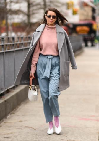 Fall trend: Οι κάλτσες γίνονται το επίκεντρο των fashionable εμφανίσεων Fall trend: Οι κάλτσες γίνονται το επίκεντρο των fashionable εμφανίσεων