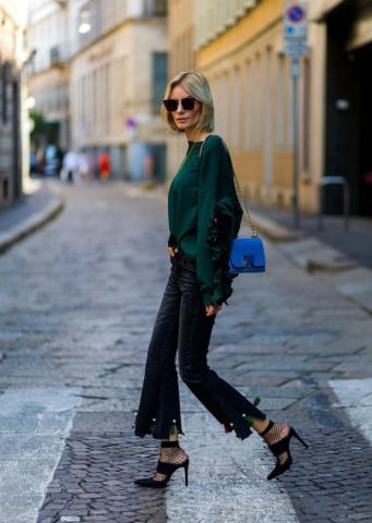 Fall trend: Οι κάλτσες γίνονται το επίκεντρο των fashionable εμφανίσεων Fall trend: Οι κάλτσες γίνονται το επίκεντρο των fashionable εμφανίσεων