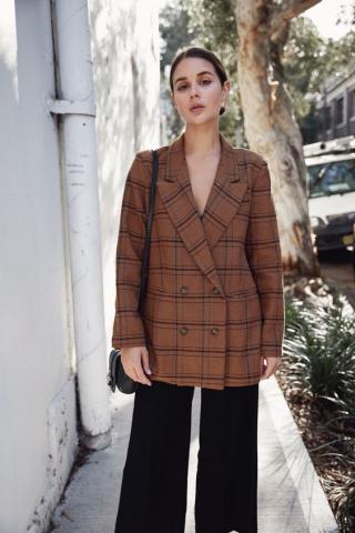 Brown is the new black: Το καφέ θα είναι η έκπληξη του φθινοπώρου Brown is the new black: Το καφέ θα είναι η έκπληξη του φθινοπώρου