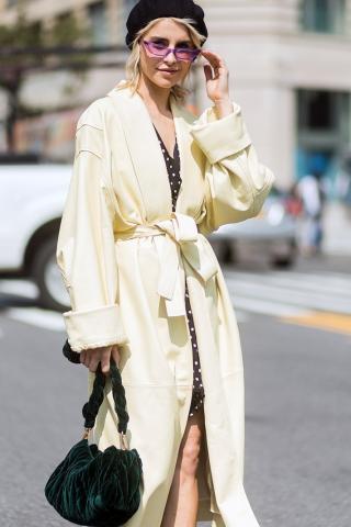 Το αξεσουάρ που φορέθηκε τον περσινό χειμώνα και θα συνεχίσει αυτή τη σεζόν Το αξεσουάρ που φορέθηκε τον περσινό χειμώνα και θα συνεχίσει αυτή τη σεζόν