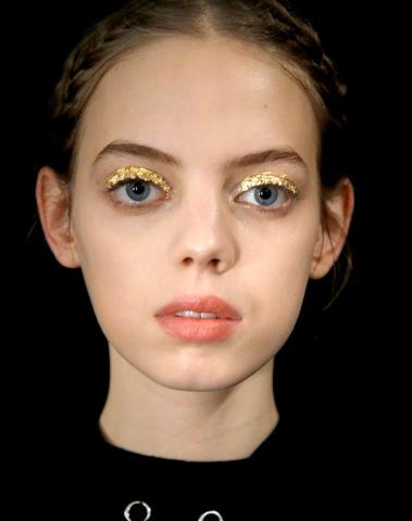 Αυτά είναι τα makeup trends που θα κυριαρχήσουν το φθινόπωρο Αυτά είναι τα makeup trends που θα κυριαρχήσουν το φθινόπωρο