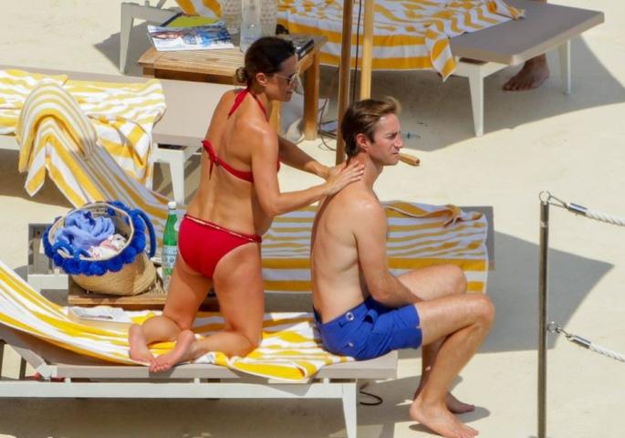 Η Pippa Middleton απολαμβάνει τις βουτιές της (pics) Η Pippa Middleton απολαμβάνει τις βουτιές της (pics)