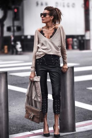 Black leather pants: Η επιστροφή του κλασσικού παντελονιού και πώς να το φορέσεις Black leather pants: Η επιστροφή του κλασσικού παντελονιού και πώς να το φορέσεις