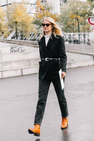 Black jeans: Stylish outfits για να φορέσεις το μαύρο τζιν παντελόνι Black jeans: Stylish outfits για να φορέσεις το μαύρο τζιν παντελόνι