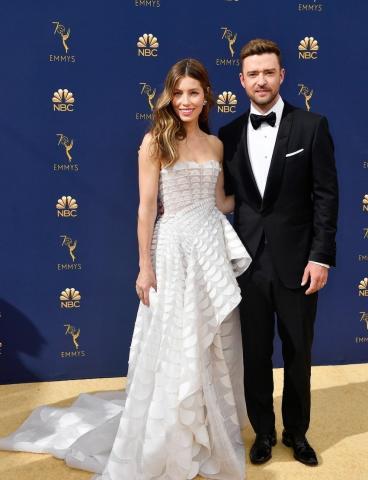 Emmy Awards 2018: Οι καλύτερες εμφανίσεις και τα παρελκόμενα Emmy Awards 2018: Οι καλύτερες εμφανίσεις και τα παρελκόμενα