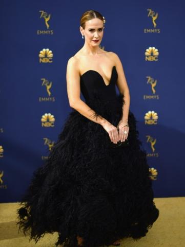 Emmy Awards 2018: Οι καλύτερες εμφανίσεις και τα παρελκόμενα Emmy Awards 2018: Οι καλύτερες εμφανίσεις και τα παρελκόμενα
