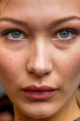 10 + 1 celebrities στα close-ups που αποδεικνύουν πως κανείς δεν είναι τέλειος 10 + 1 celebrities στα close-ups που αποδεικνύουν πως κανείς δεν είναι τέλειος