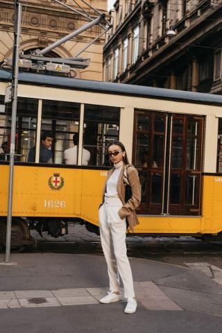 Βρήκαμε το camel blazer που θα σε βγάλει ασπροπρόσωπη το φθινόπωρο Βρήκαμε το camel blazer που θα σε βγάλει ασπροπρόσωπη το φθινόπωρο