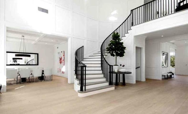 Η νέα έπαυλη του Ben Affleck στο Los Angeles στοίχισε μόνο ( ! ) 19,2 εκατομμύρια δολάρια Η νέα έπαυλη του Ben Affleck στο Los Angeles στοίχισε μόνο ( ! ) 19,2 εκατομμύρια δολάρια