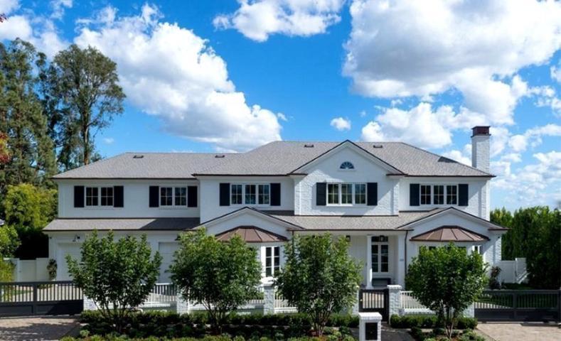 Η νέα έπαυλη του Ben Affleck στο Los Angeles στοίχισε μόνο ( ! ) 19,2 εκατομμύρια δολάρια Η νέα έπαυλη του Ben Affleck στο Los Angeles στοίχισε μόνο ( ! ) 19,2 εκατομμύρια δολάρια