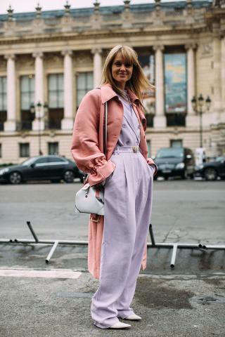 Τα παστέλ παραμένουν στο street style της σεζόν πιο ανανεωμένα Τα παστέλ παραμένουν στο street style της σεζόν πιο ανανεωμένα