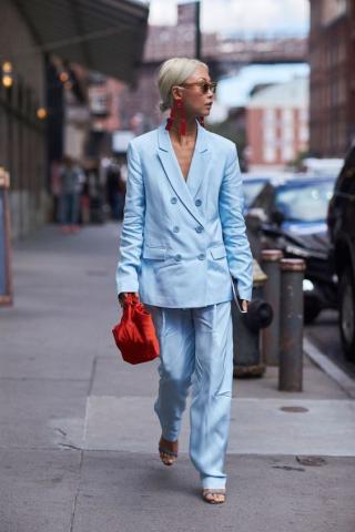 Τα παστέλ παραμένουν στο street style της σεζόν πιο ανανεωμένα Τα παστέλ παραμένουν στο street style της σεζόν πιο ανανεωμένα