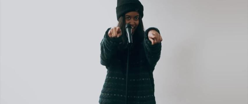 Η μεγάλη κόρη του Ομπάμα παίζει σε βιντεοκλίπ – Τελικά δεν είναι τόσο ντροπαλή Η μεγάλη κόρη του Ομπάμα παίζει σε βιντεοκλίπ – Τελικά δεν είναι τόσο ντροπαλή