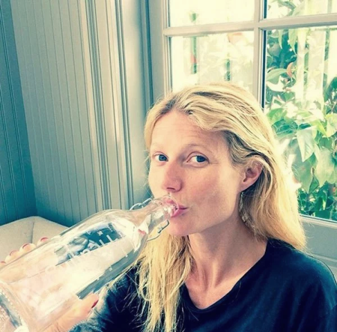 10 φορές που η Gwyneth Paltrow φωτογραφήθηκε χωρίς ίχνος μακιγιάζ 10 φορές που η Gwyneth Paltrow φωτογραφήθηκε χωρίς ίχνος μακιγιάζ