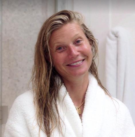 10 φορές που η Gwyneth Paltrow φωτογραφήθηκε χωρίς ίχνος μακιγιάζ 10 φορές που η Gwyneth Paltrow φωτογραφήθηκε χωρίς ίχνος μακιγιάζ