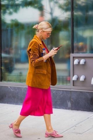 Η Alexa Chung σου δείχνει το ρούχο που πρέπει να προσθέσεις στην ντουλάπα σου τον Οκτώβρη Η Alexa Chung σου δείχνει το ρούχο που πρέπει να προσθέσεις στην ντουλάπα σου τον Οκτώβρη