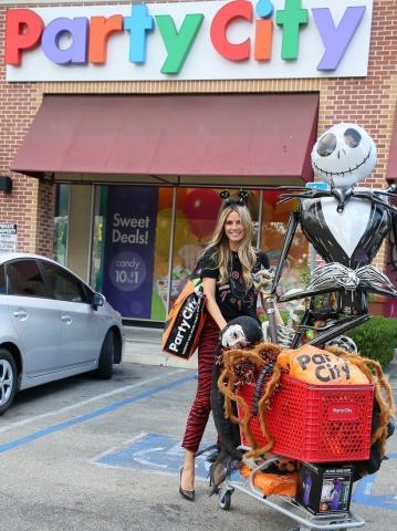 Να τι ψώνισε η Heidi Klum για το Halloween Να τι ψώνισε η Heidi Klum για το Halloween