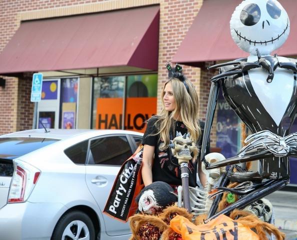 Να τι ψώνισε η Heidi Klum για το Halloween Να τι ψώνισε η Heidi Klum για το Halloween