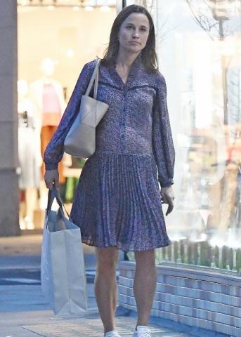 Η έγκυος Pippa Middleton για ψώνια στο Chelsea Η έγκυος Pippa Middleton για ψώνια στο Chelsea