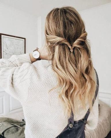 Hair inspo: 7 εύκολα χτενίσματα για κάθε μέρα της εβδομάδας Hair inspo: 7 εύκολα χτενίσματα για κάθε μέρα της εβδομάδας