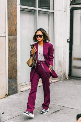 Πώς φοράνε το κοστούμι στο street style αγαπημένα fashion girls Πώς φοράνε το κοστούμι στο street style αγαπημένα fashion girls