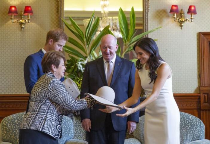 Meghan Markle: Οι πρώτες φωτογραφίες της μετά την ανακοίνωση της εγκυμοσύνης Meghan Markle: Οι πρώτες φωτογραφίες της μετά την ανακοίνωση της εγκυμοσύνης